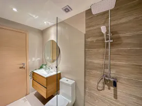 Beautiful and modern new condo on the beach - Image 4