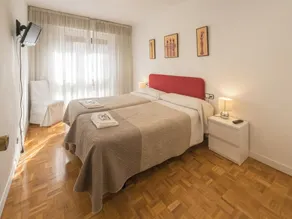 Apartamento a 2 Minutos Caminando de la Clínica Universitaria - Image 3
