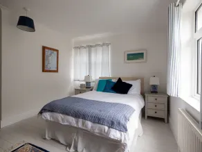 Luxurious 5 bedroomed home with sea view close to beach - Image 5