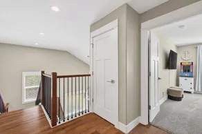 Short walk to BEACH ● 3 bedrooms w/TVs ● 2 KING beds ● Dogs OK ● Fireplace - Image 2