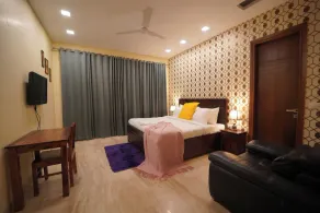 Lime Tree 3BHK Serviced Apartments DLF 5 - Image 4