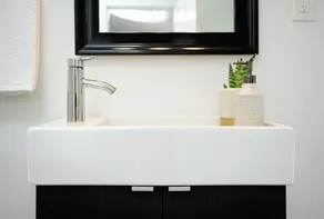 Penthouse in historic brothel, drenched in sunlight! - Image 4