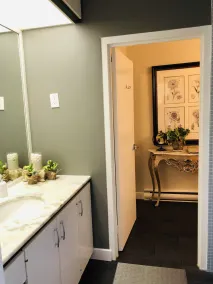 Vues à couper le souffle sur la rivière Niagara depuis une maison contemporaine privée à NOTL - Image 3