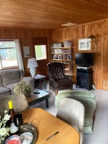 Secluded Country Cabin with semi-private Beach on Private Lake. - Image 1