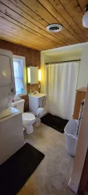 Spacious Four Bedroom Cabin for Northern Escape - Image 4