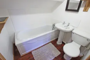 Large detached 4 bedroom Barn Conversion - Image 3