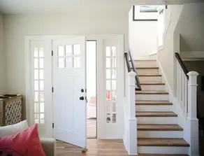 Charming modern bungalow w/ hot tub steps away from the beach - Image 2
