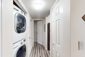 Luxe dog-friendly condo with river views - Walk to slopes - Image 3