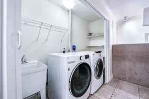 Comfortable Room in a Shared Home - Image 2