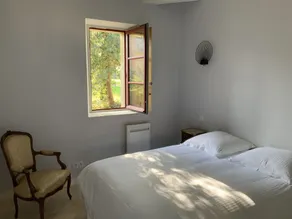 In the heart of wine-growing Anjou, renovated gîte on a 10-hectare estate - Image 2