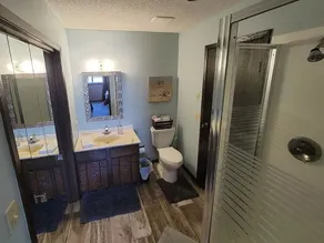 LARGE Group Lake Home-Enjoy and relax year round - Image 4