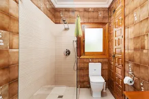 High-end chalet with jacuzzi (May to September) near the beach - Chalet los tres pozos - Image 4