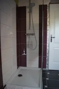 Gîte de charme de 5 personnes avec accés à une piscine chauffée et couverte - Image 4
