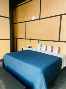 Hotel Del Sol Inn - Image 1