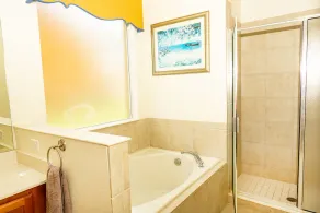 Belle 5 chambres 4 salles de bain 2 étages Villa avec piscine orientée sud-ouest - Image 4