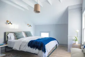 Sag Harbor Village Chic with water views - Image 4