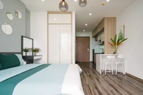 Green Bay Hanoi Superior Studio♥Lake view-King Bed - Image 3
