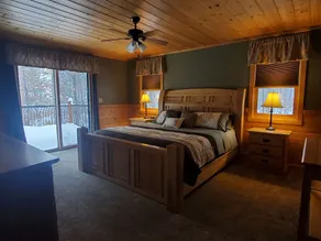 Kemp's Rentals Luxurious Executive Retreat Portage Lake-Beach-Firepit & Pavilion - Image 5