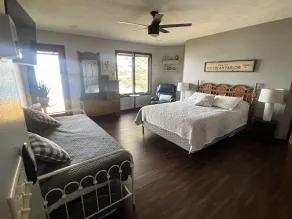 Spectacular Lakefront Retreat on 2 acres~ Perfect Large Family Getaway - Image 5