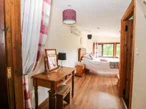 The Retreat - Image 5