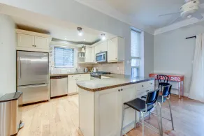 Little Italy Gem with deck and BBQ. - Image 5