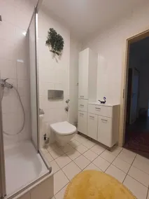Geräumige Ferienwohnung mit Gartenterrasse - Image 3