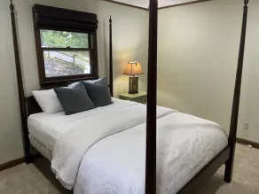 Cozy mountain home on Private Lake - Image 5