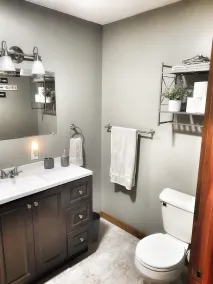Secluded/Spacious Cabin with 5 BR, 5 min to resort \"New Kitchen coming 2026!!\" - Image 5