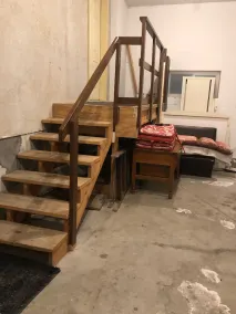 Übernachten Sie in einem einzigartigen und originalen alten Rathaus mit Hartholzböden. - Image 2