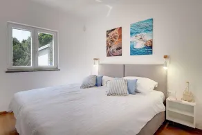 Holiday home with air conditioning - Image 3