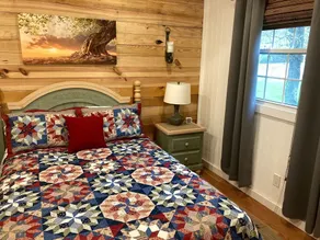 Wagon Wheel Cottage 10 Miles from Silos, Magnolia & Baylor - Image 3