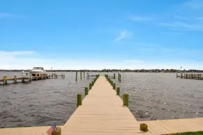 Waterfront Vacation Dream Home - Image 5