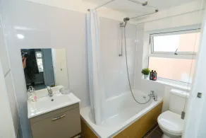 Fabulous Home from Home 3 bed House - Image 2