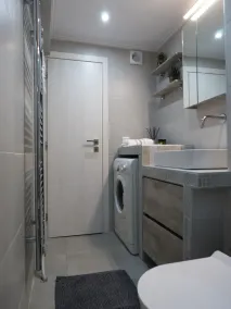 Luxury, Spacious, Cozy House, 5 mins walk to metro - Image 5