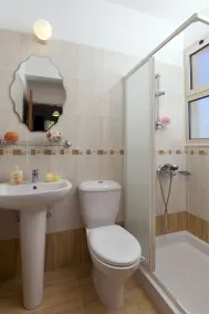 Luxury villa on mountainside with sea views - Image 2