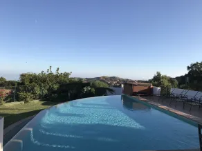 Schöne Villa mit herrlichem Blick auf Berge und Meer. - Image 3