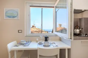 Apartment with lake view terrace - Image 4