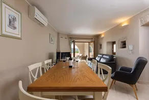 Villa with pool and panoramic view - Image 3