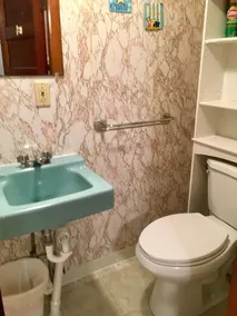 Immaculate Cottage with flower-lined deck located in Island Area! Pet Friendly! - Image 3