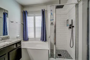 Beautiful home with pool! Close to shopping/golf/hiking!! - Image 4