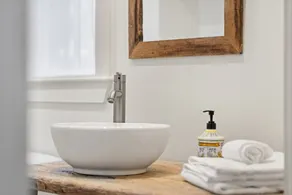 super cosy cottage with high speed internet! - Image 2
