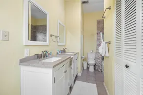 Longboat Village Getaway - Image 3