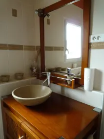 Close to the beach, central and comfortable house with a nice pool - Image 3