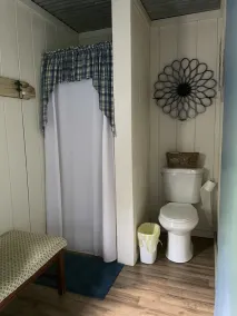 Mama Bears Cozy Creekside Cabin at Up The Creek - Image 5