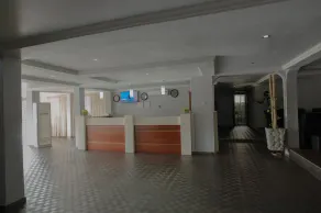 Crystal Rose Ambassador Hotel - Image 2