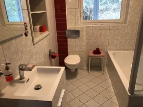 Red Floor in Franconian design, south-facing balcony only 50 steps to cycle path - Image 2