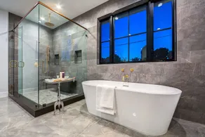 AmazIng big house for comfort and relax - Image 5