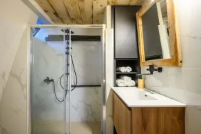 A-Home Villa, Private Pool & Jetted Tub Oasis - Image 4