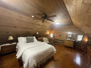 Sunset Cottage at The Adams Family Farm - Image 2
