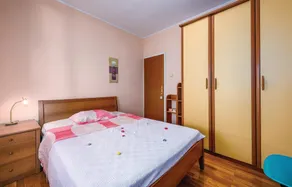 3 Bedroom Lovely Apartment In Rovinj - Image 5